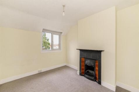 Station Road, Paddock Wood 2 bed terraced house for sale
