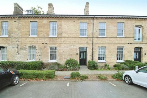 Londinium Road, Colchester, Essex, CO2 2 bed terraced house for sale