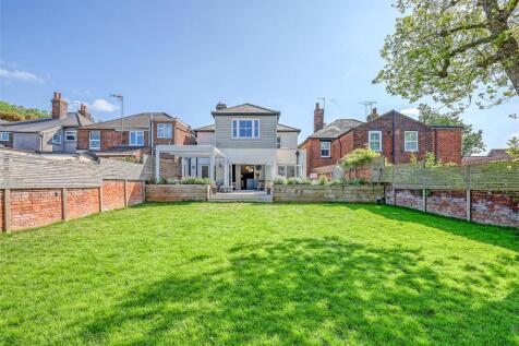 Mile End Road, Colchester, Essex, CO4 4 bed detached house for sale