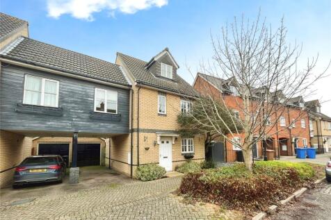 Demoiselle Crescent, Ipswich... 4 bed link detached house for sale