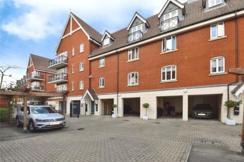 Neptune Square, Ipswich, Suffolk, IP4 2 bed apartment for sale