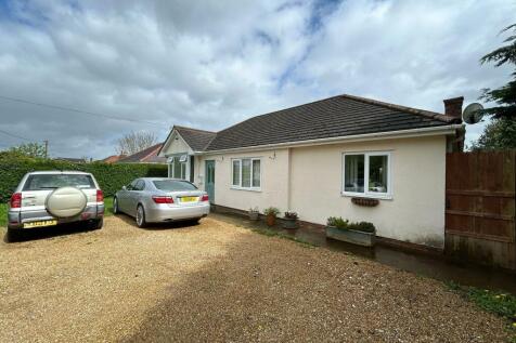 3 bedroom detached bungalow for sale