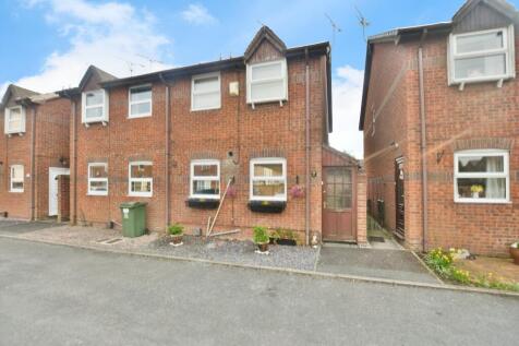 2 bedroom semi-detached house for sale