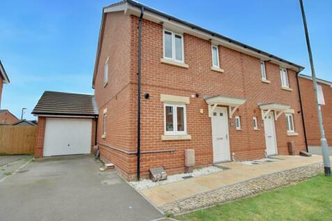 3 bedroom semi-detached house for sale