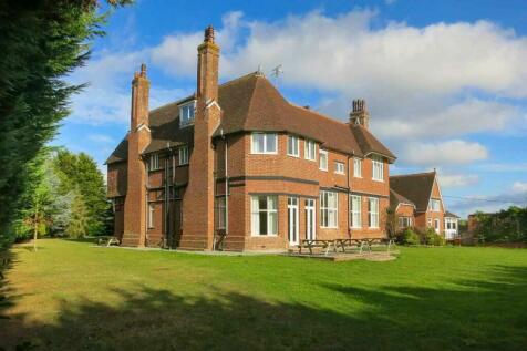 14 bedroom detached house for sale