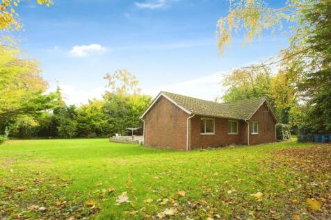 4 bedroom detached bungalow for sale