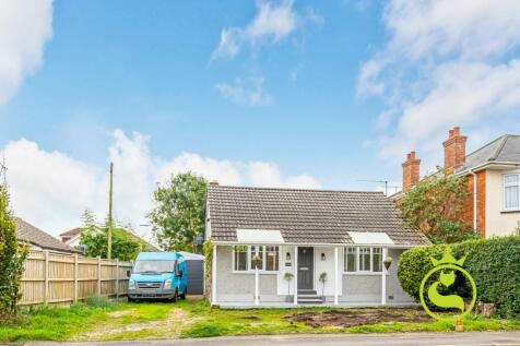 2 bedroom detached bungalow for sale