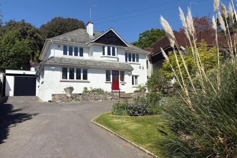 Springfield Crescent, Poole BH14 5 bed detached house for sale