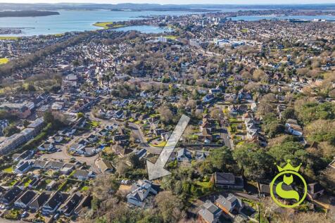 Courtenay Road, Poole BH14 2 bed flat for sale