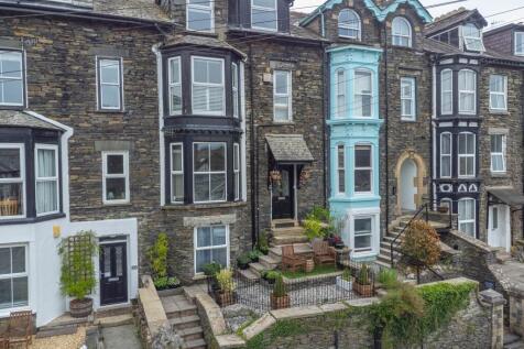 125 Craig Walk, Windermere 2 bed flat for sale