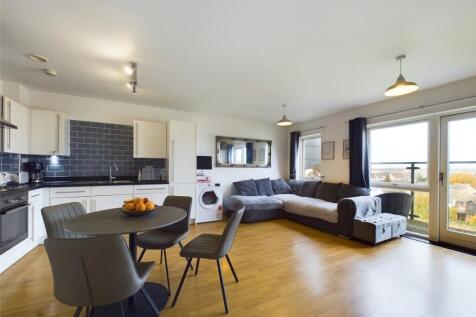 Hazelnut Court, Romford RM3 2 bed flat for sale