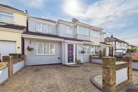 4 bedroom semi-detached house for sale