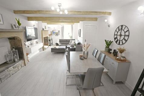 Saddleworth Road, Barkisland, Halifax 2 bed terraced house for sale