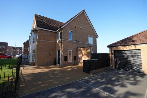 Tailor Close, Scholes, Cleckheaton 3 bed semi