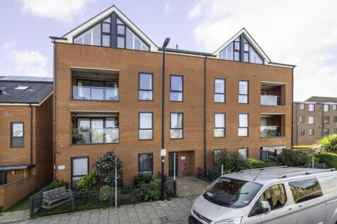 Valley Road, Streatham, London SW16 2 bed apartment for sale