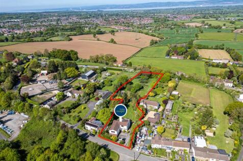 6 bedroom detached house for sale