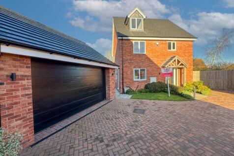 Lodge Close, Off Vicarage Lane, Long... 4 bed detached house for sale