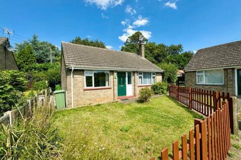 2 bedroom detached bungalow for sale