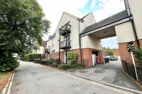 Towpath Gardens, The Moorings... 2 bed flat for sale