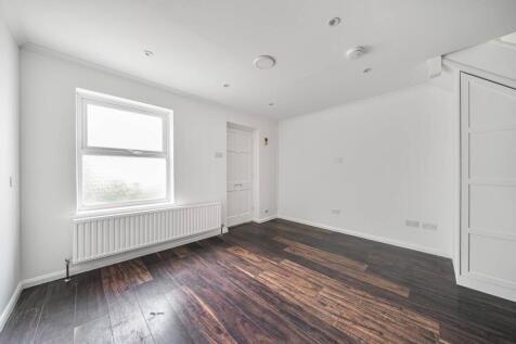 Greenland Mews, Deptford, London, SE8 2 bed end of terrace house for sale