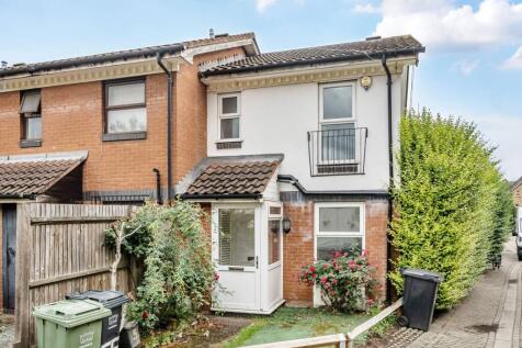 Greenland Mews, Deptford, London, SE8 2 bed end of terrace house for sale