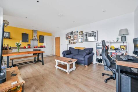 Reminder Lane, North Greenwich... 2 bed flat for sale