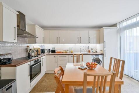 Greenroof Way, Greenwich Millennium... 2 bed flat for sale