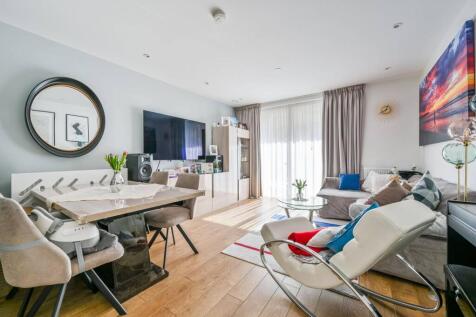 Harrison Walk, East Greenwich... 3 bed flat for sale