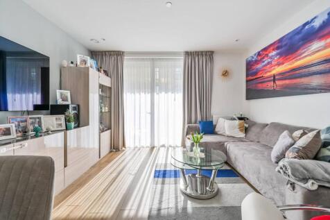 Harrison Walk, East Greenwich... 3 bed flat for sale