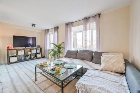 Sterling Gardens, New Cross, London... 2 bed flat for sale