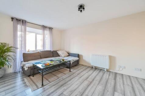 Sterling Gardens, New Cross, London... 2 bed flat for sale