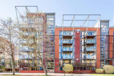 Becquerel Court, Greenwich, London, SE10 2 bed flat for sale
