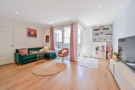 Bessemer Place, North Greenwich... 1 bed flat for sale