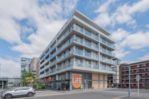 Hargood House, Greenwich, London, SE10 2 bed flat for sale