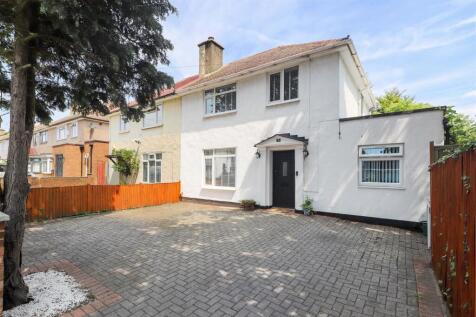 5 bedroom semi-detached house for sale