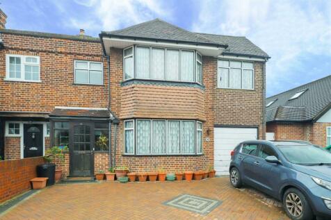 5 bedroom semi-detached house for sale