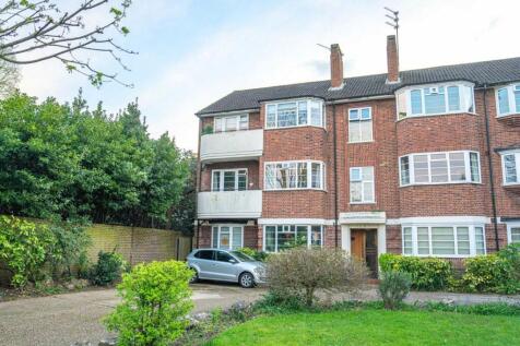 Queens Keep, East Twickenham TW1 2 bed flat for sale