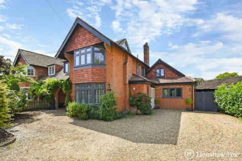 4 bedroom semi-detached house for sale