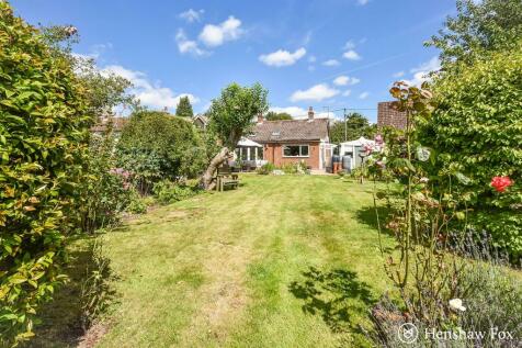 2 bedroom detached bungalow for sale