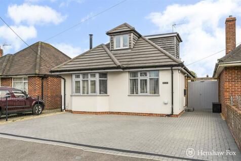 Bartram Road, Totton, Hampshire 3 bed chalet for sale