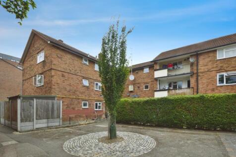 Charford Road, Canning Town, London 2 bed flat for sale