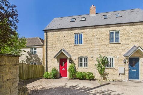 2 bedroom semi-detached house for sale