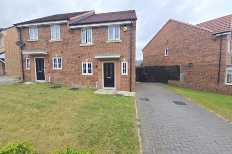 Barley Grove, Broadoaks, Bedlington 3 bed semi
