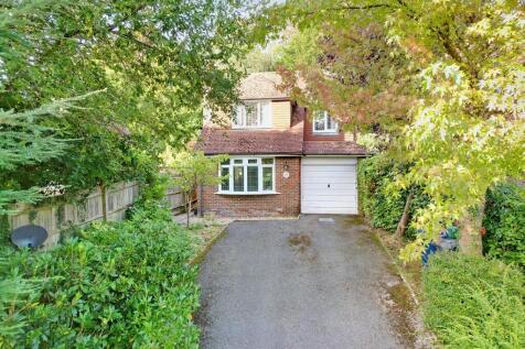 Weysprings, Haslemere, Surrey, GU27 3 bed detached house for sale