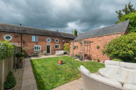 3 bedroom barn conversion for sale