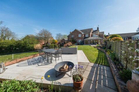 4 bedroom semi-detached house for sale