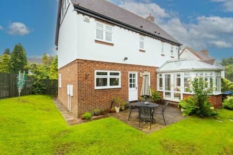 5 bedroom detached house for sale