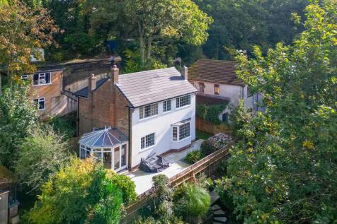 Queen Victoria Road, Sheffield S17 4 bed detached house for sale