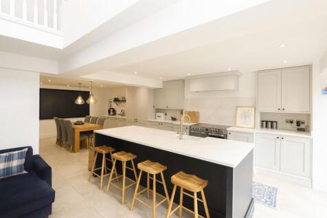 Whirlowdale Road, Sheffield S7 4 bed semi