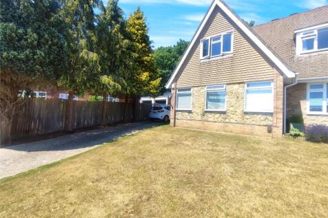 Cradock Place, Worthing, West Sussex 2 bed semi
